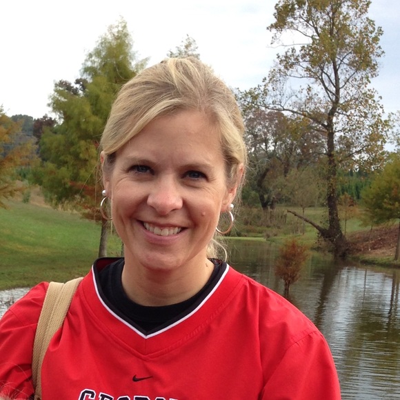 Meet your Posher, Cynthia - Picture 1 of 1